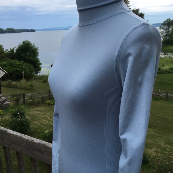 Winter Top ❄️ - Picture 8 of 12